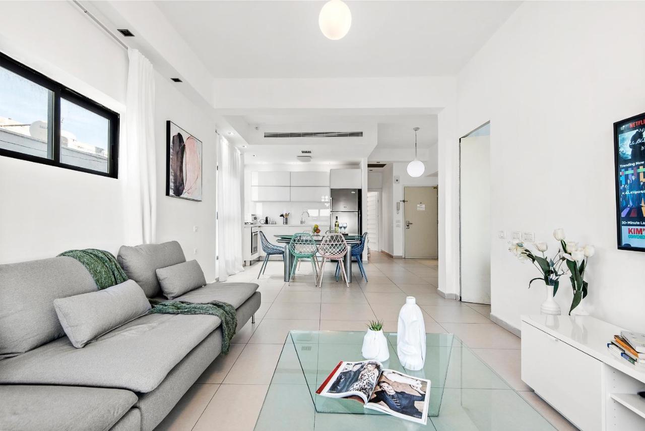 Glorious Renovated Apartment On Top Of The Beach Tel Awiw Zewnętrze zdjęcie