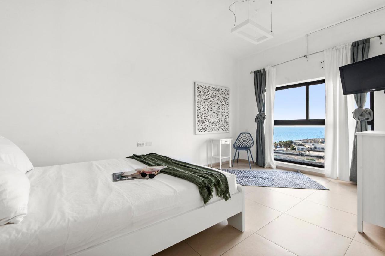 Glorious Renovated Apartment On Top Of The Beach Tel Awiw Zewnętrze zdjęcie